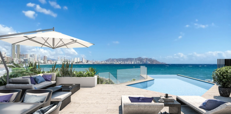 3 bedrooms Penthouse in Benidorm, Spain No. 124459