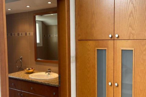 4 bedrooms Villa in Limassol, Cyprus No. 82408 10