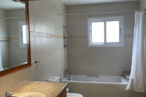 4 bedrooms Villa in Limassol, Cyprus No. 82408 15