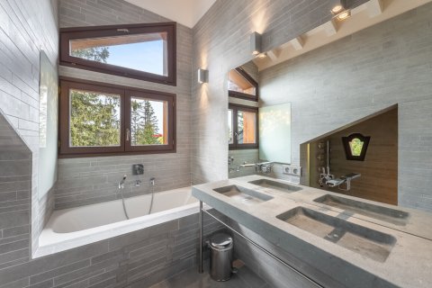 2 bedrooms Apartment in Courchevel, France No. 99727 12