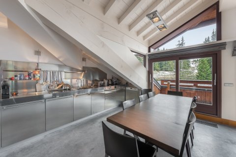 2 bedrooms Apartment in Courchevel, France No. 99727 6