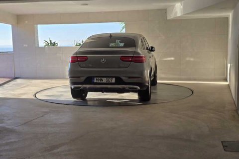 7 bedrooms House in Agios Tychonas, Cyprus No. 31179 3