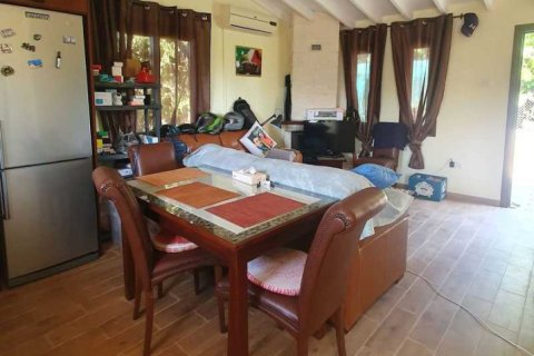 Дом с 5 спальнями в Перволия, Кипр №73673 15