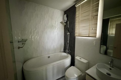 4 bedrooms House in Bangkok, Thailand No. 95835 14