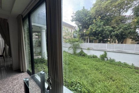 4 bedrooms House in Bangkok, Thailand No. 95835 6