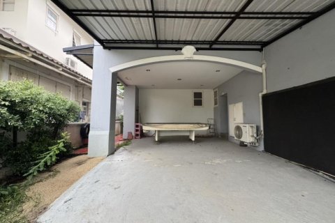 4 bedrooms House in Bangkok, Thailand No. 95835 18