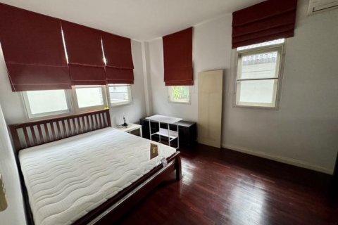 4 bedrooms House in Bangkok, Thailand No. 95835 12