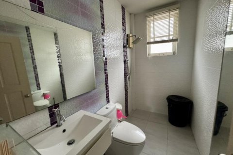 4 bedrooms House in Bangkok, Thailand No. 95835 10