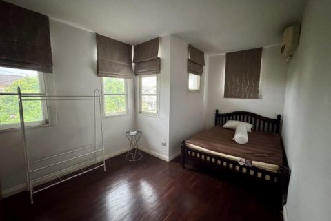 4 bedrooms House in Bangkok, Thailand No. 95835 11