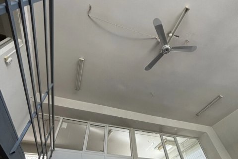 645m² Building in Peristeri, Greece No. 108376 2