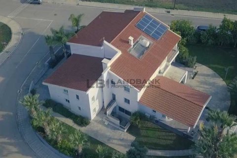 Дом с 7 спальнями в Лация, Кипр №62976 5