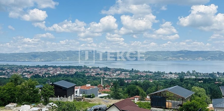 Вилла с 4 спальнями в Сапанджа, Турция №89179