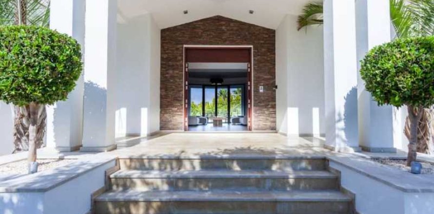 6 dormitorios Villa en Pegeia, Cyprus No. 84372