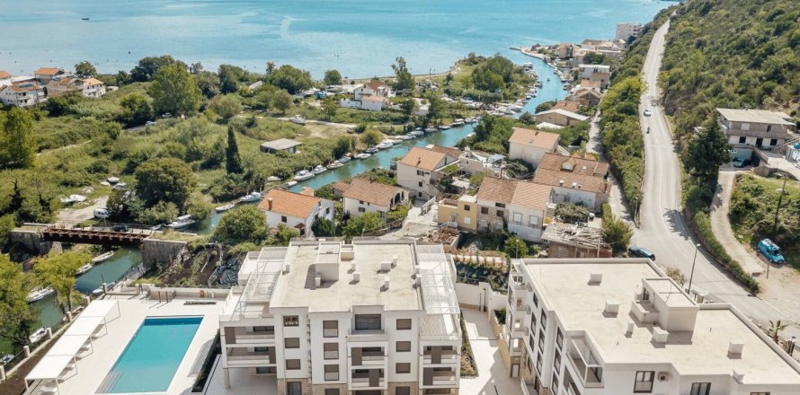 2 bedrooms Apartment in Herceg Novi, Montenegro No. 79260