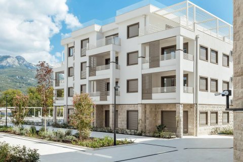 2 bedrooms Apartment in Herceg Novi, Montenegro No. 79260 3