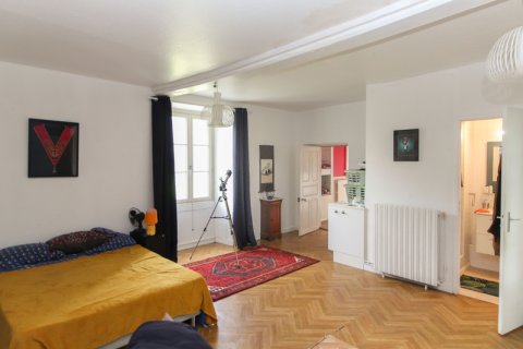 5 bedrooms House in Nouvelle-Aquitaine, France No. 104709 2