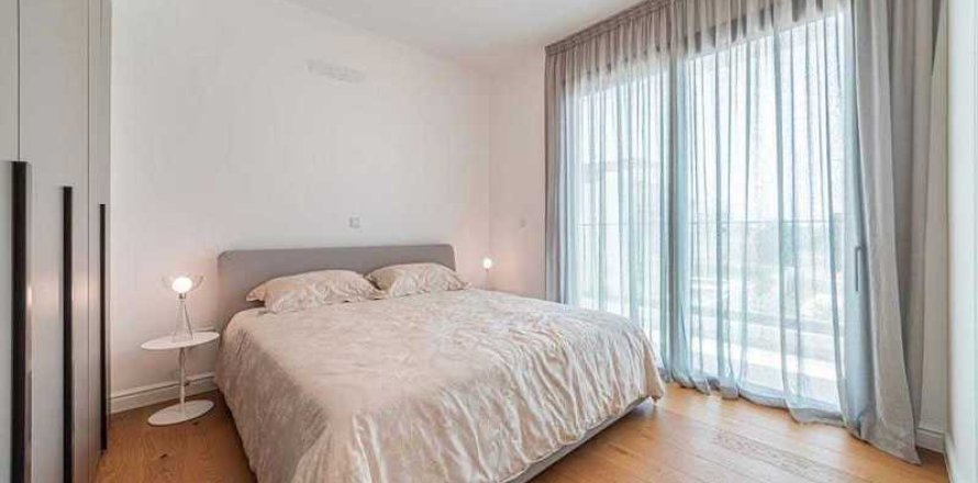 3 dormitorios Apartment en Pano Polemidia, Cyprus No. 40752