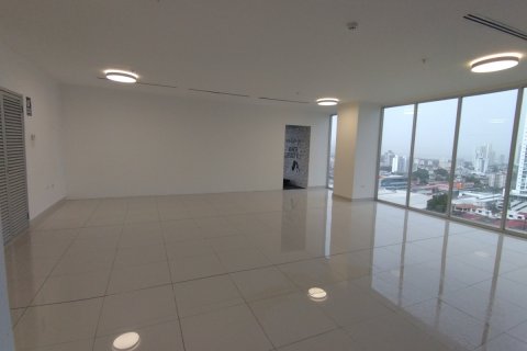 3 bedrooms Apartment in Panama City, Panama No. 109771 12