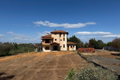 4 rooms House in Thessaloniki, Greece No. 107852