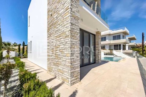 4 bedrooms Villa in Pegeia, Cyprus No. 83514 3