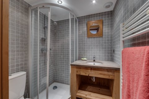 6 bedrooms House in Val-d'Isere, France No. 99908 13