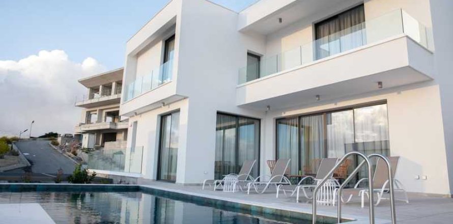 4 dormitorios Villa en Chloraka, Cyprus No. 70017