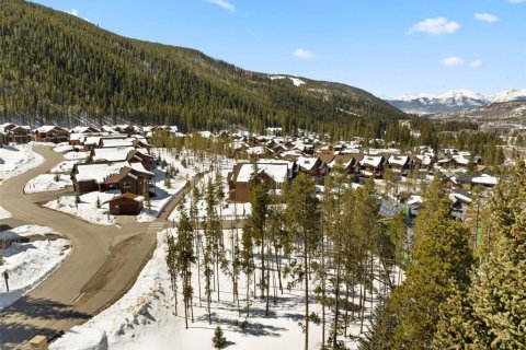 Land in Keystone, USA No. 62338 9