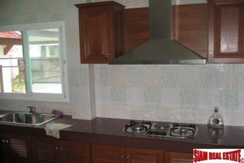 5 bedrooms Townhouse in Phuket, Thailand No. 96453 7