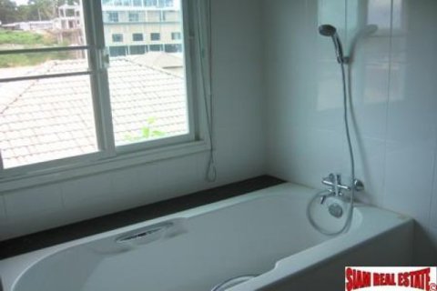 5 bedrooms Townhouse in Phuket, Thailand No. 96453 5