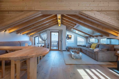 5 chambres House à Les Allues, France No. 99650 6