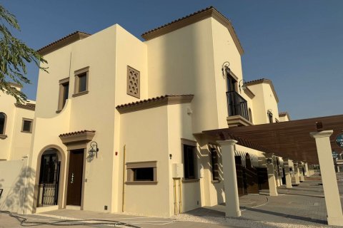 3 bedrooms Townhouse in Al Mearag City, Vietnam No. 94989 3