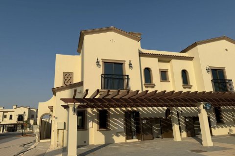 3 bedrooms Townhouse in Al Mearag City, Vietnam No. 94989 1