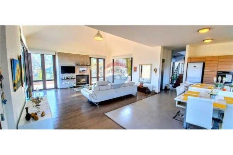 5 bedrooms Villa in Kalopanayiotis, Cyprus No. 74495 4