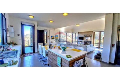 5 bedrooms Villa in Kalopanayiotis, Cyprus No. 74495 9