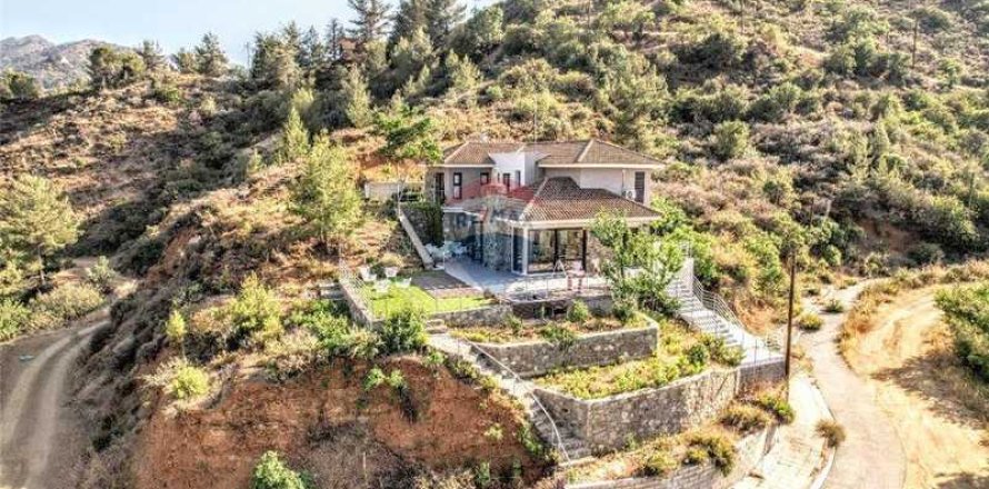 5 bedrooms Villa in Kalopanayiotis, Cyprus No. 74495