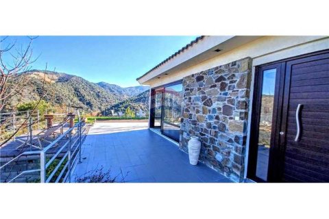 5 bedrooms Villa in Kalopanayiotis, Cyprus No. 74495 3