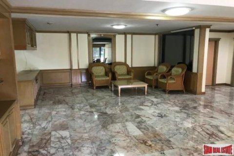 3 bedrooms Apartment in Bangkok, Thailand No. 95847 3