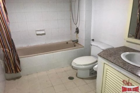 3 bedrooms Apartment in Bangkok, Thailand No. 95847 12