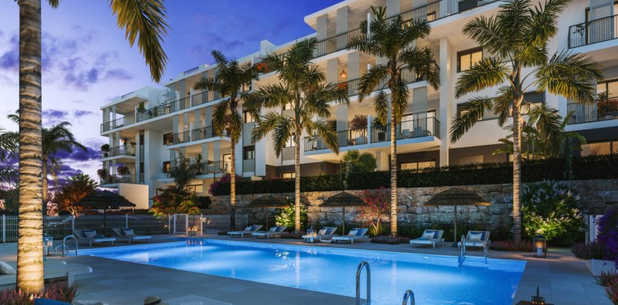 3 bedrooms Apartment in Estepona, Spain No. 111907