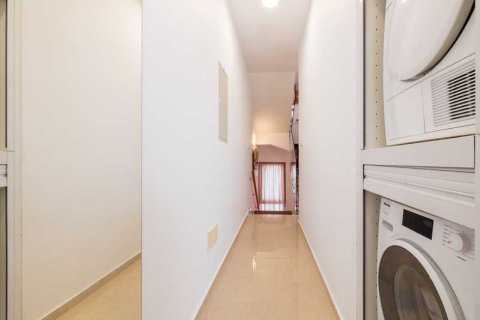 Мезонет с 3 спальнями в Лимассол, Кипр №100771 12