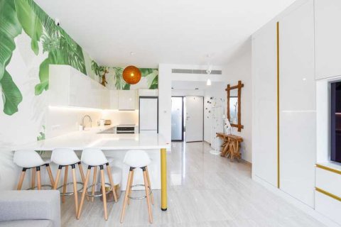 Мезонет с 3 спальнями в Лимассол, Кипр №100771 6