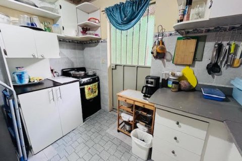 4 bedrooms House in Panama City, Panama No. 70639 18