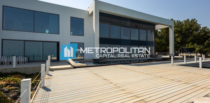 7 bedrooms Villa in 6th Sector, Vietnam No. 113442