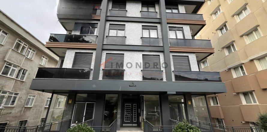 4 dormitorios Apartment en Üsküdar, Turkey No. 128579