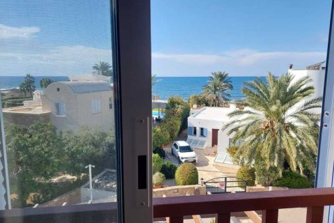 3 bedrooms House in Chloraka, Cyprus No. 82634 2