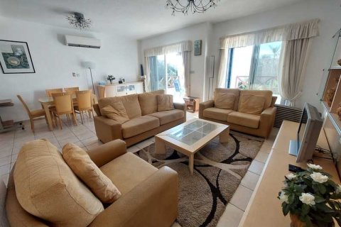 3 bedrooms House in Chloraka, Cyprus No. 82634 3