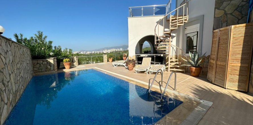 4 habitaciones Villa en Kargicak, Turkey No. 75895