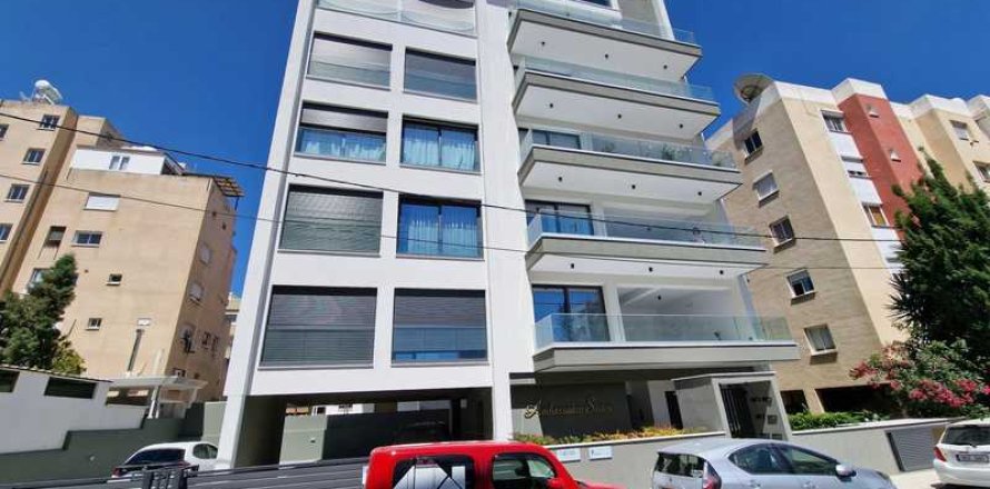 2 bedrooms Apartment in Limassol, Cyprus No. 84150