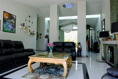 6 bedrooms House in Chiang Mai, Thailand No. 98223 8