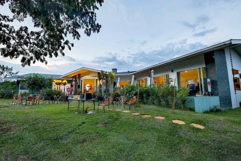 6 bedrooms House in Chiang Mai, Thailand No. 98223 1